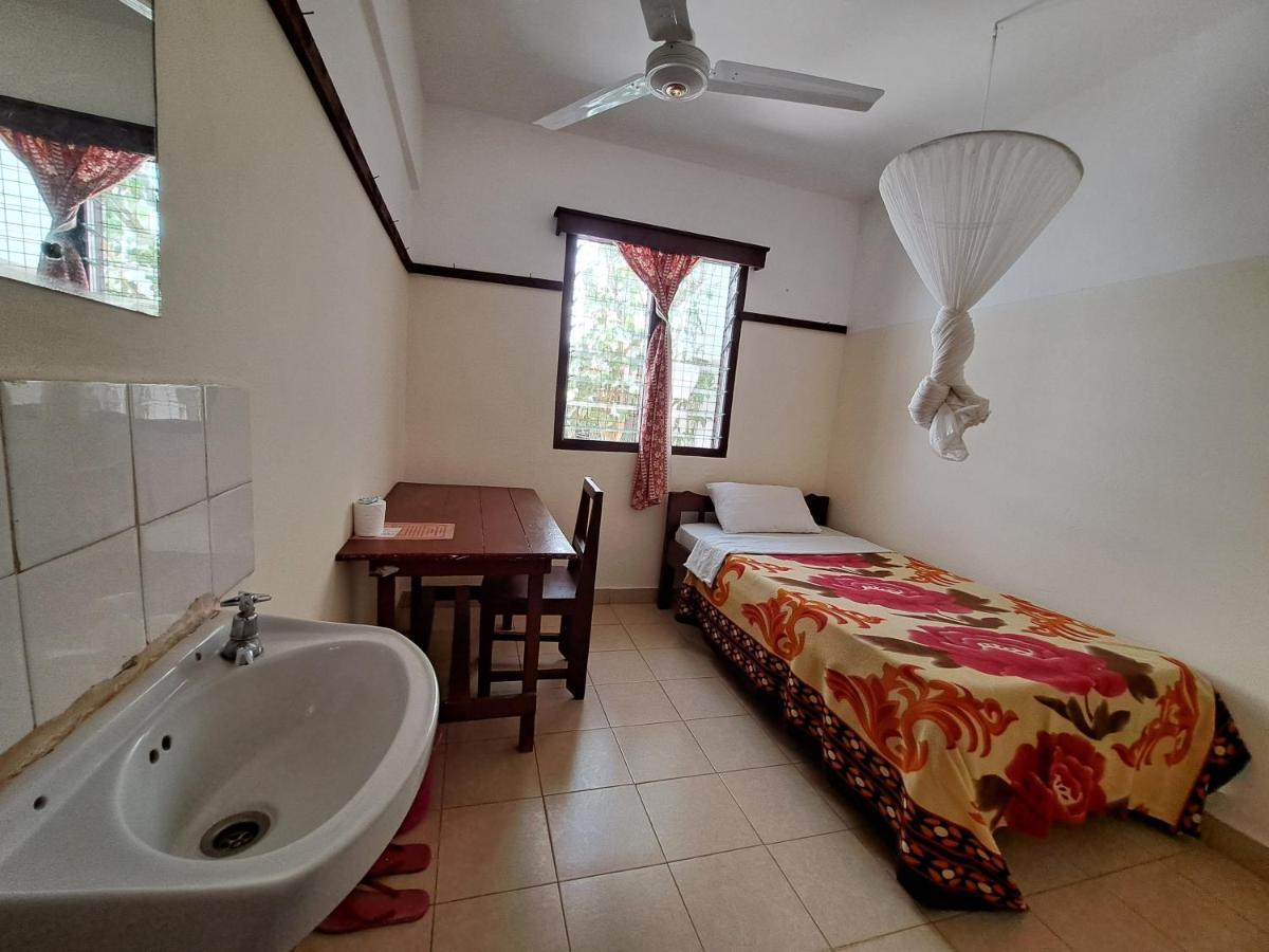 Kwale Golden Guest House Екстериор снимка